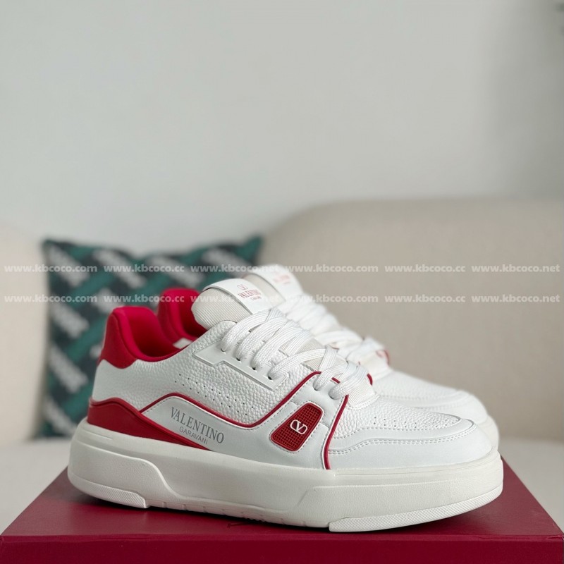 va*t*no Garavani Leather Casual Shoes