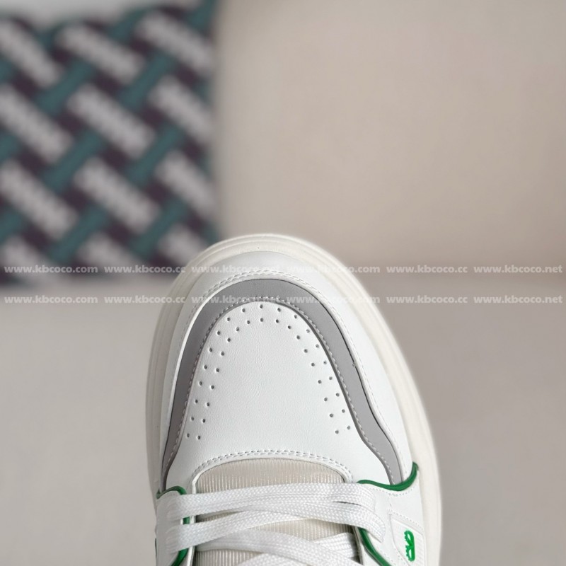 va*t*no Garavani Leather Casual Shoes