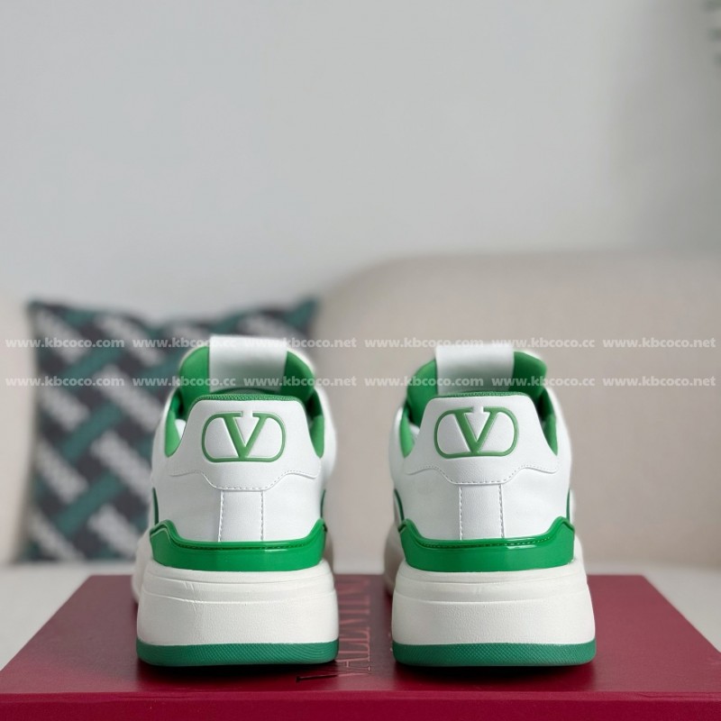 va*t*no Garavani Leather Casual Shoes