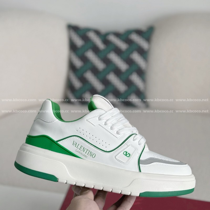 va*t*no Garavani Leather Casual Shoes