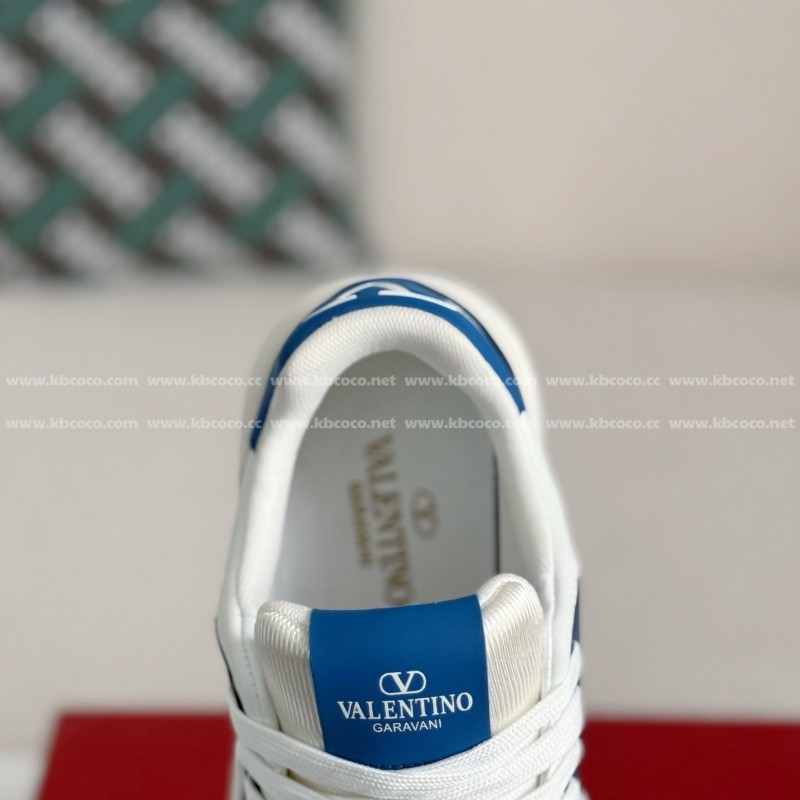 va*t*no Garavani Leather Casual Shoes