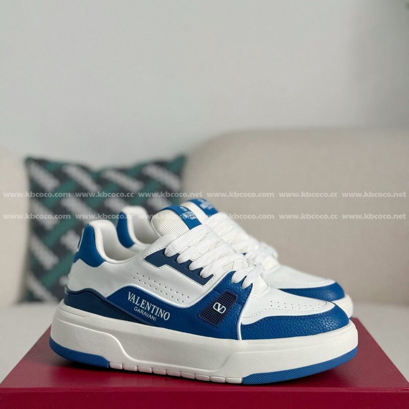 va*t*no Garavani Leather Casual Shoes