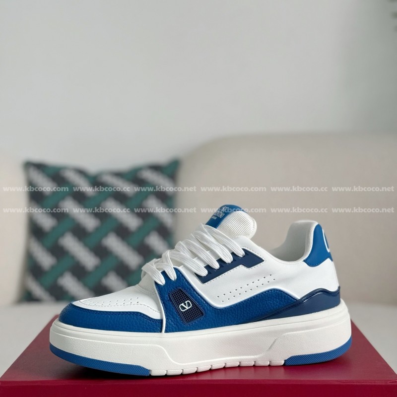 va*t*no Garavani Leather Casual Shoes