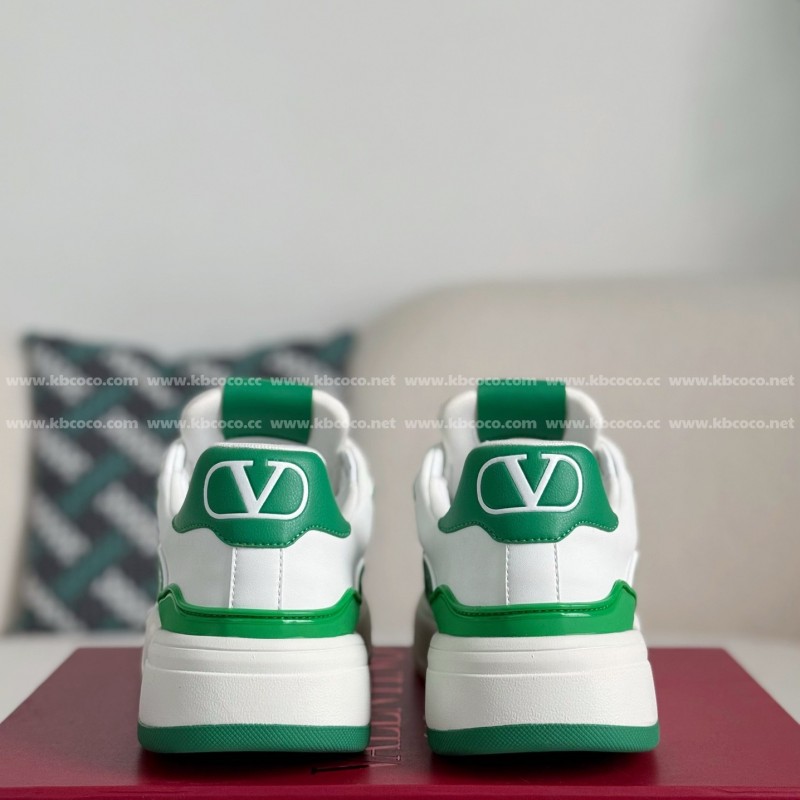 va*t*no Garavani Leather Casual Shoes