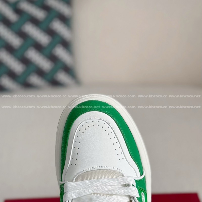 va*t*no Garavani Leather Casual Shoes