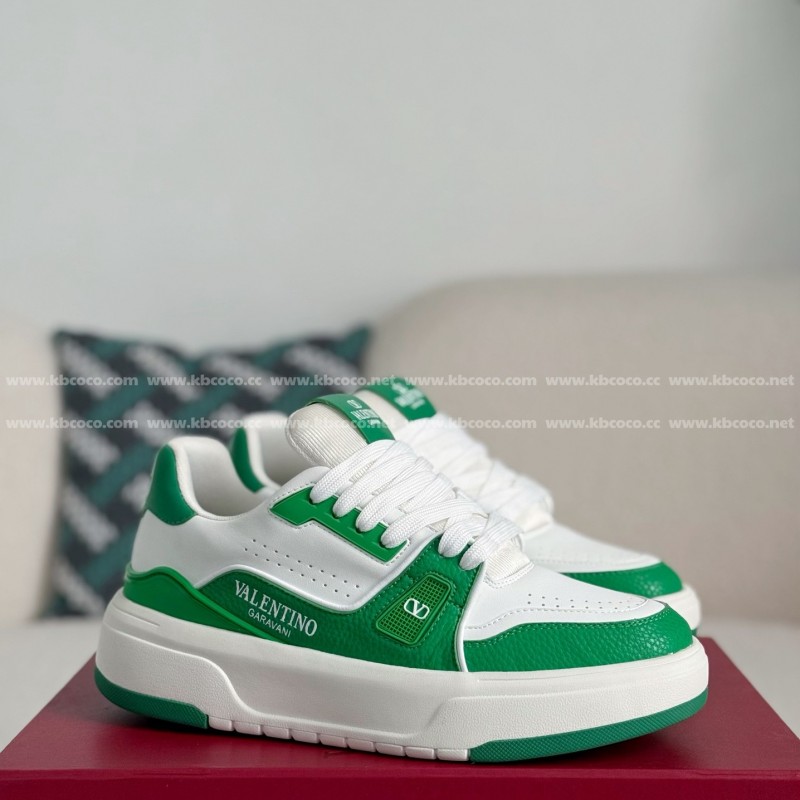 va*t*no Garavani Leather Casual Shoes