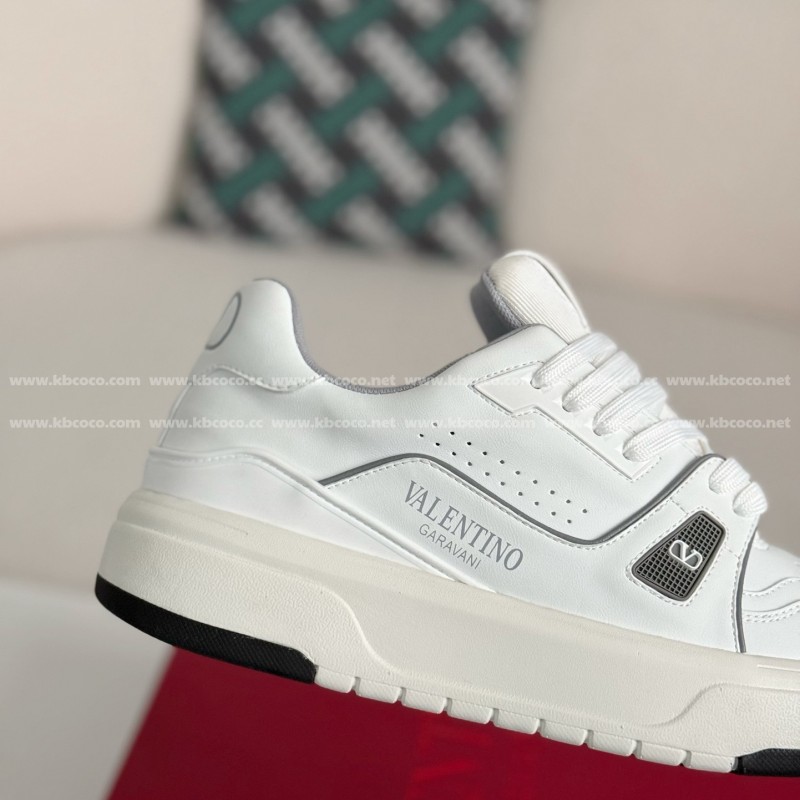 va*t*no Garavani Leather Casual Shoes