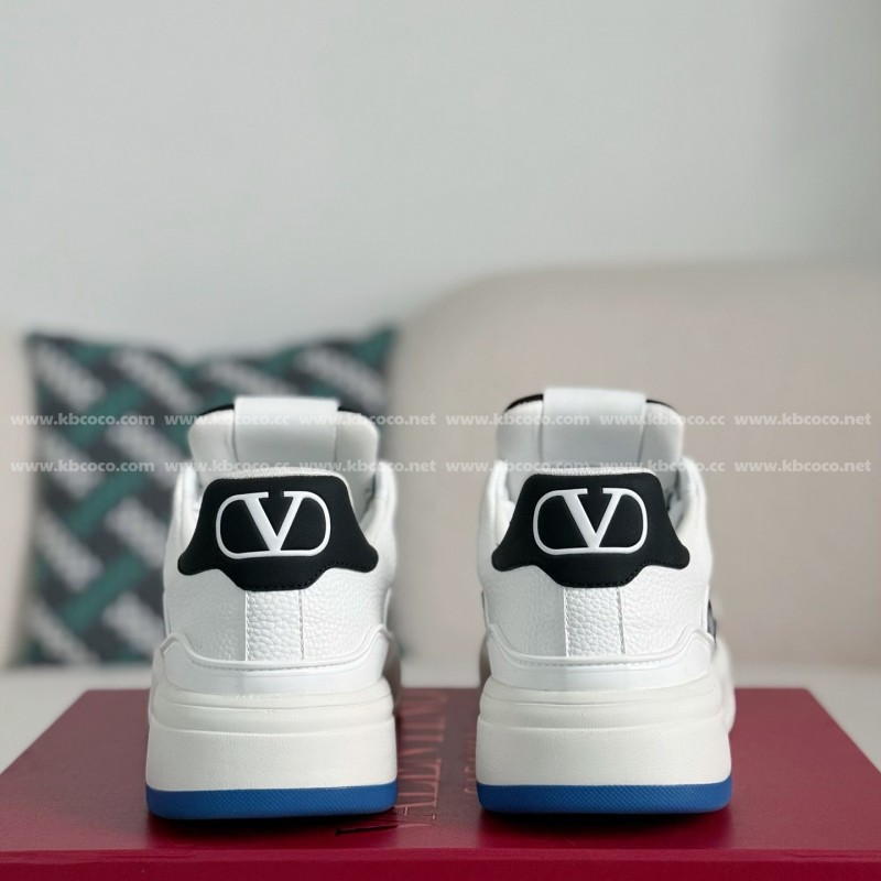 va*t*no Garavani Leather Casual Shoes