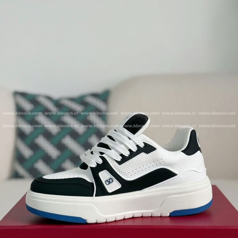 va*t*no Garavani Leather Casual Shoes