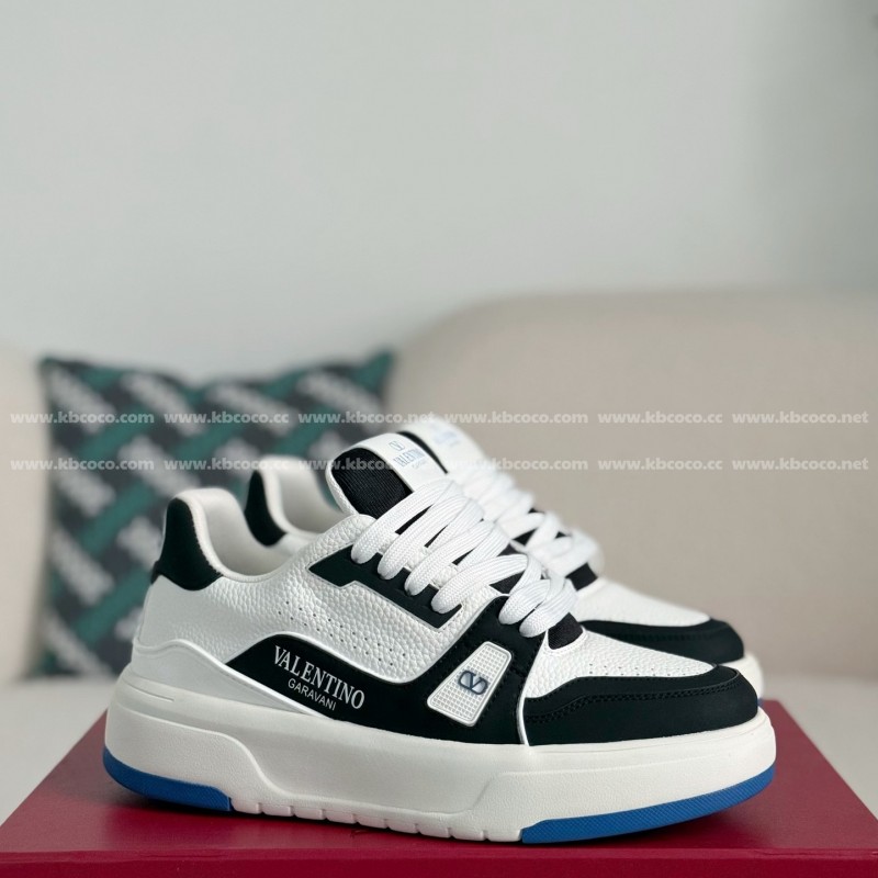 va*t*no Garavani Leather Casual Shoes