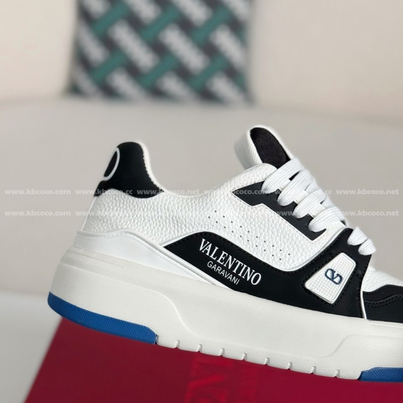 va*t*no Garavani Leather Casual Shoes