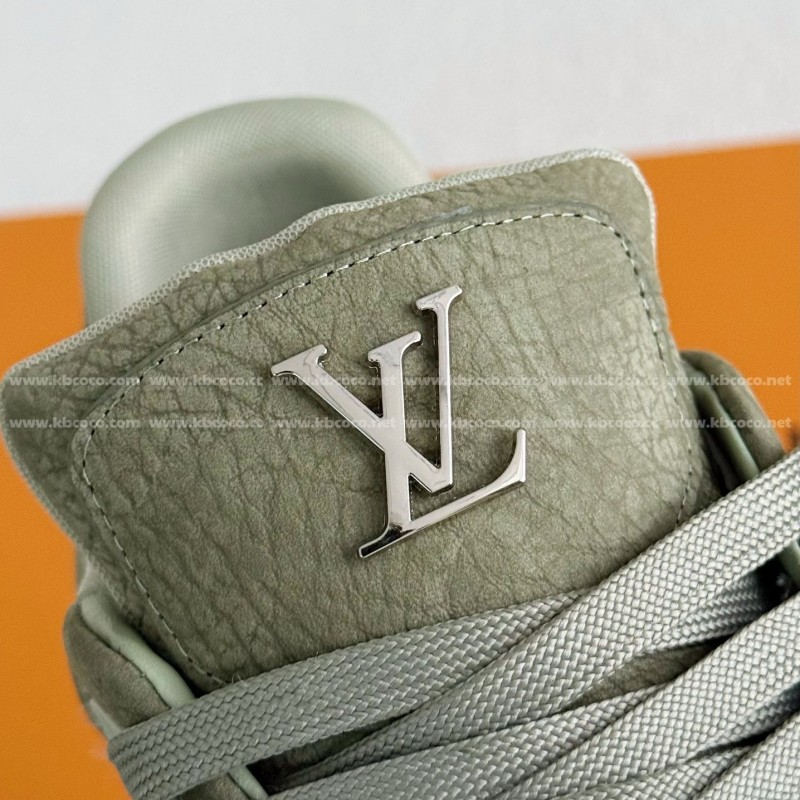 L0*is V*t0n TRAINER SNEAKERS