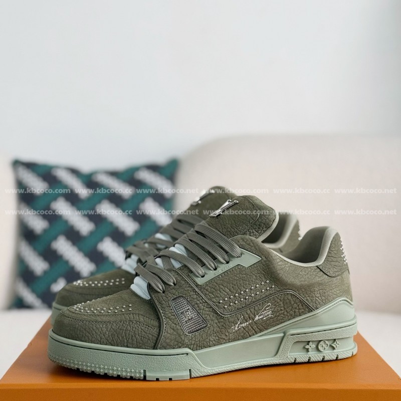 L0*is V*t0n TRAINER SNEAKERS