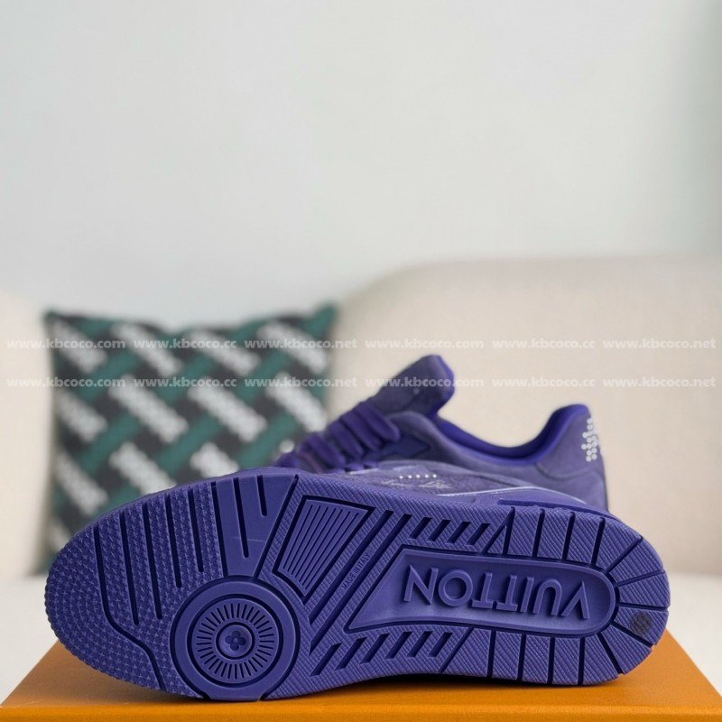 L0*is V*t0n TRAINER SNEAKERS