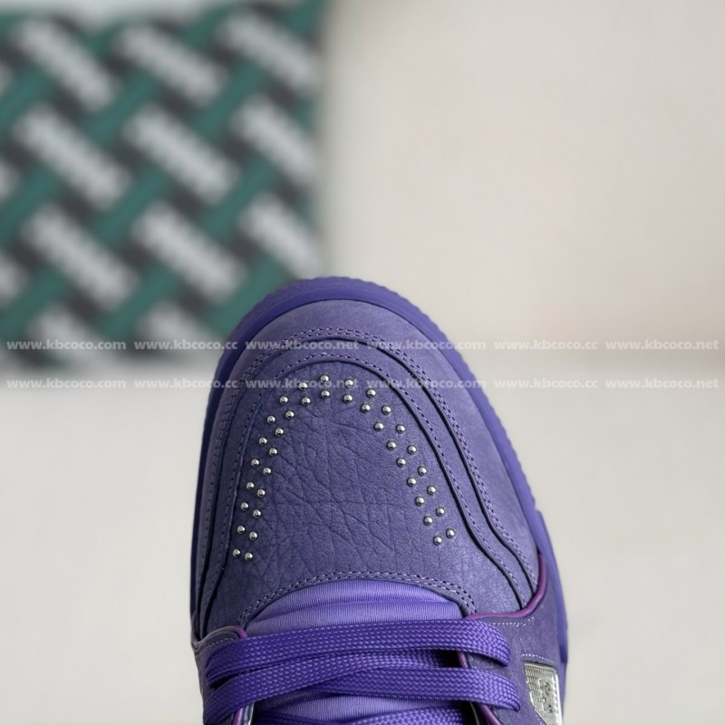 L0*is V*t0n TRAINER SNEAKERS