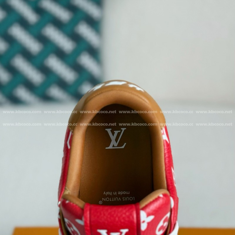 L0*is V*t0n TRAINER SNEAKERS