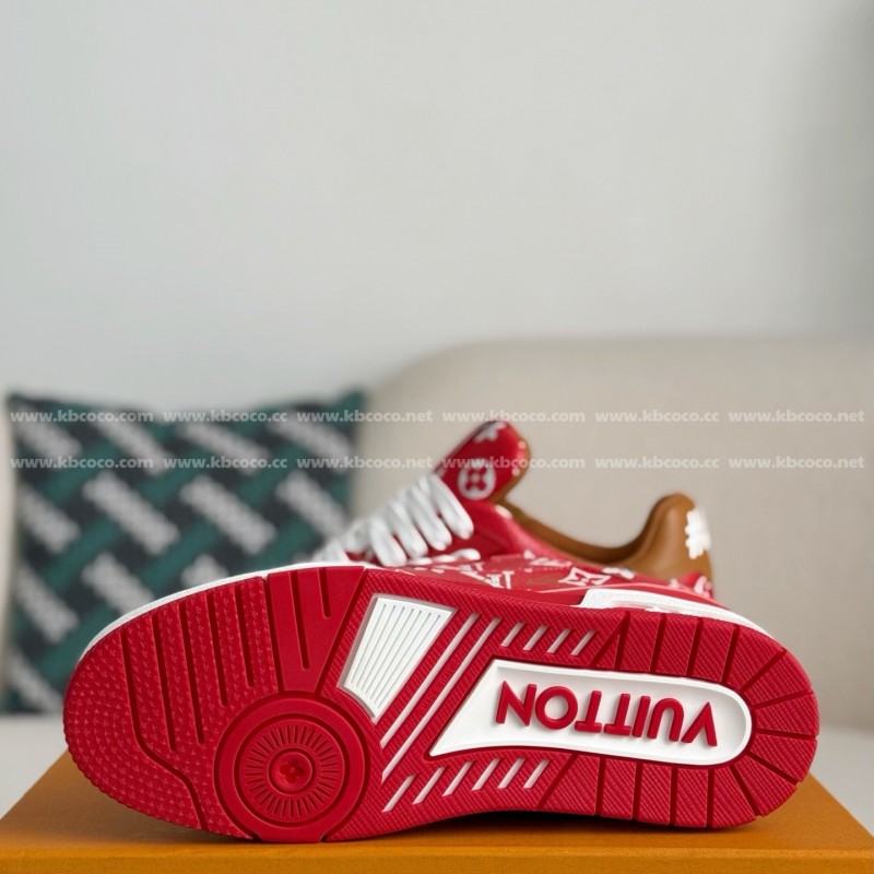 L0*is V*t0n TRAINER SNEAKERS