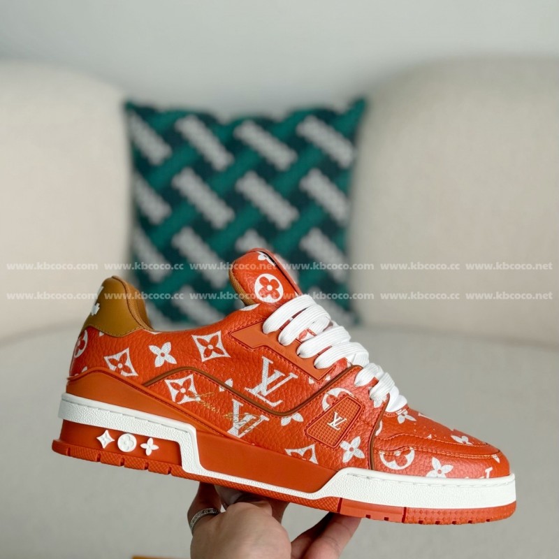 L0*is V*t0n TRAINER SNEAKERS