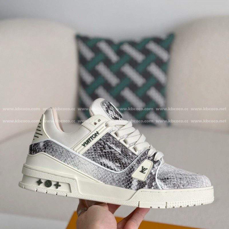 L0*is V*t0n TRAINER SNEAKERS