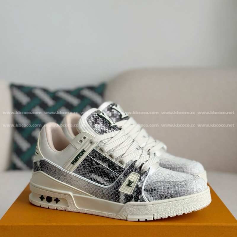 L0*is V*t0n TRAINER SNEAKERS