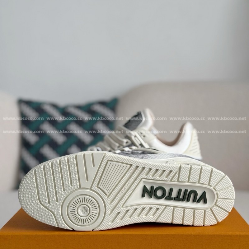 L0*is V*t0n TRAINER SNEAKERS