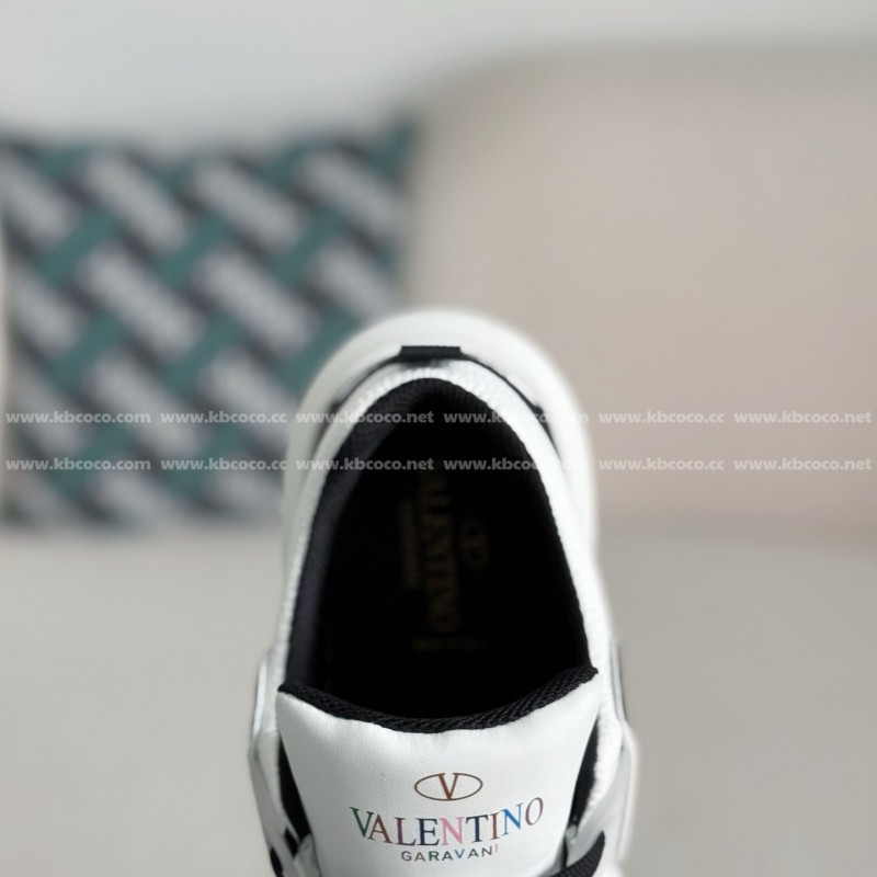 va*t*no One Stud Sneakers