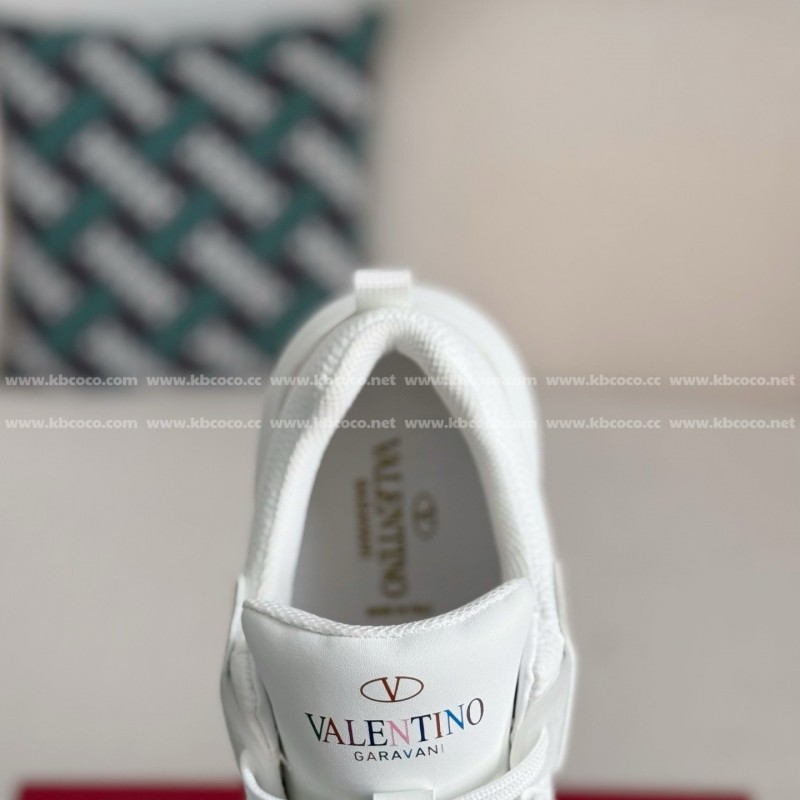 va*t*no One Stud Sneakers