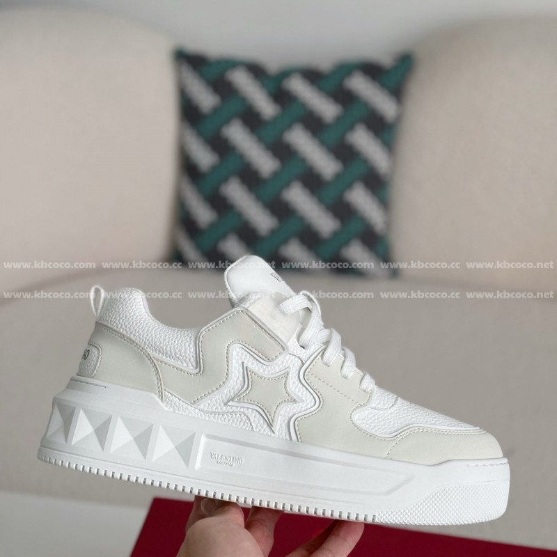 va*t*no One Stud Sneakers