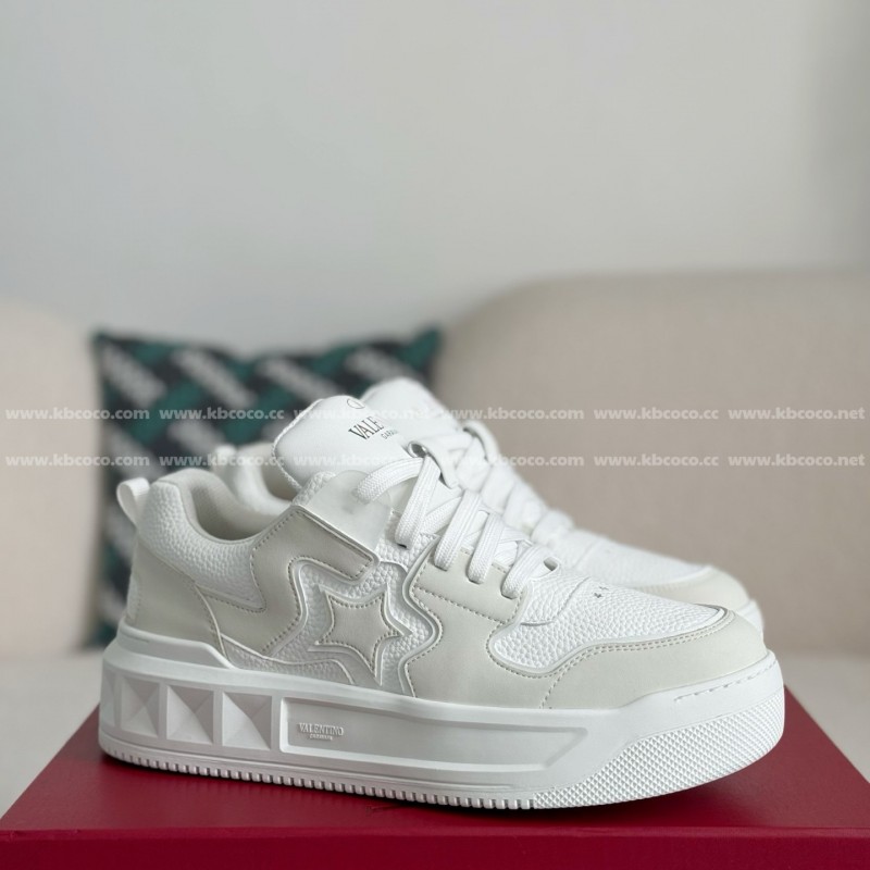 va*t*no One Stud Sneakers