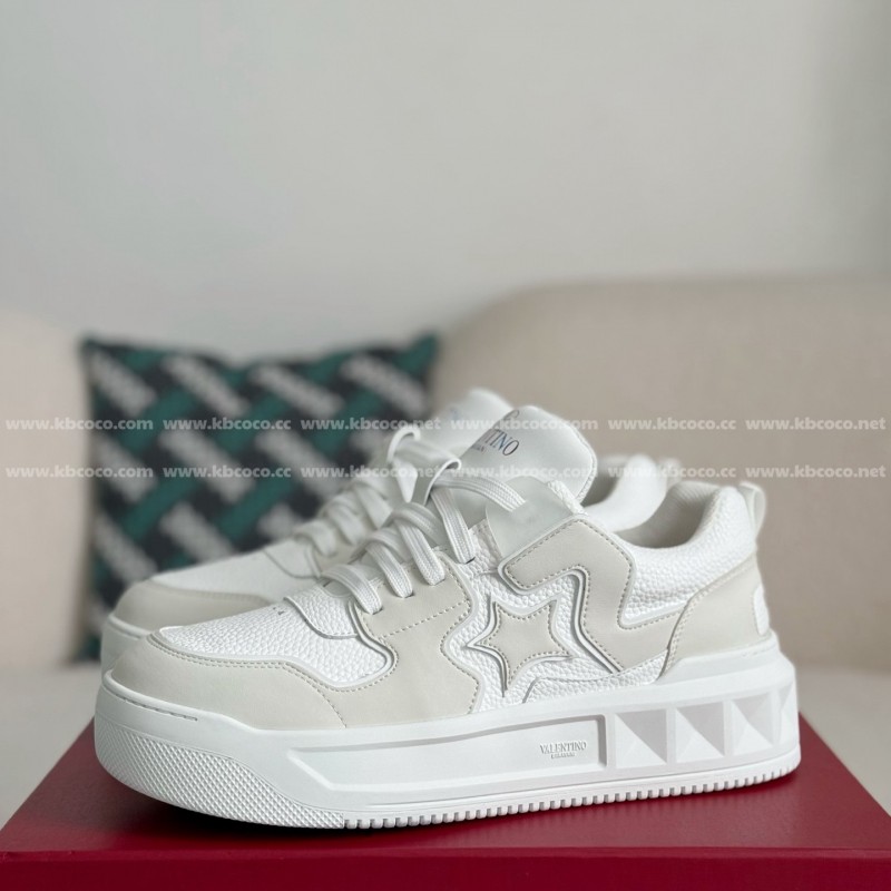 va*t*no One Stud Sneakers