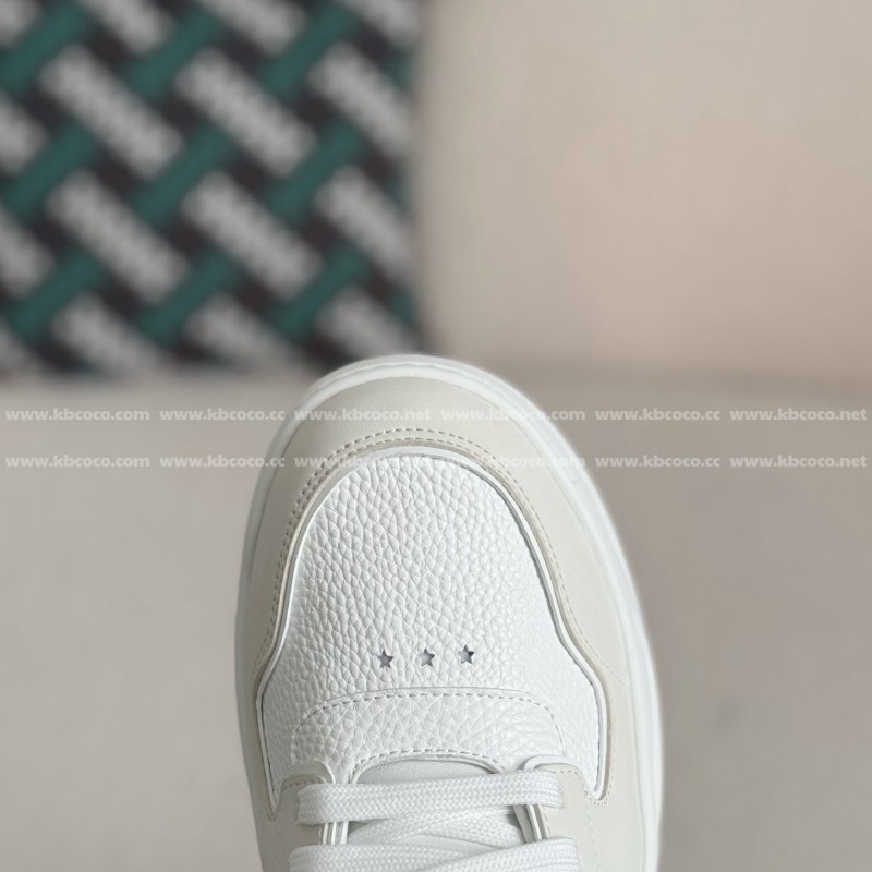 va*t*no One Stud Sneakers