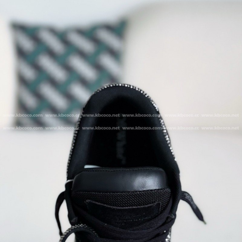 OFF-WHITE  LEATHER SNEAKERS