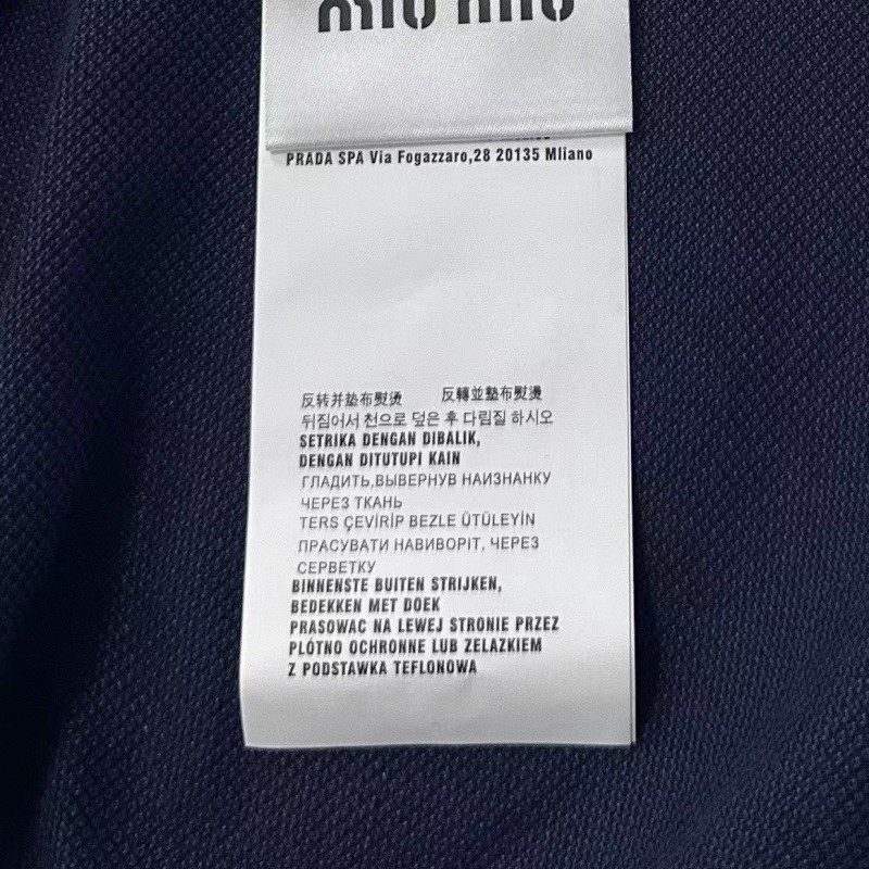 M*um*u micro logo letter contrast color polo shirt