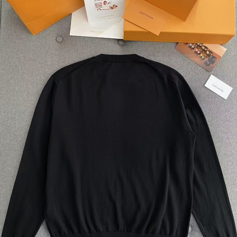 L0*is V*t0n co-branded Tyler knitted long-sleeved logo