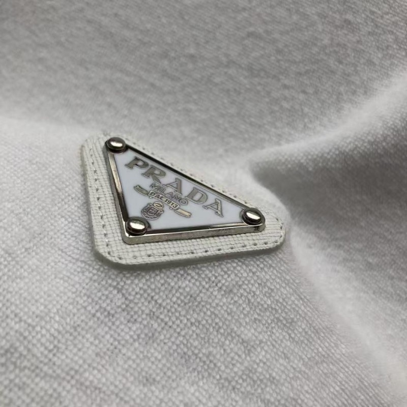 Pra*a 24 new triangle logo short sleeves