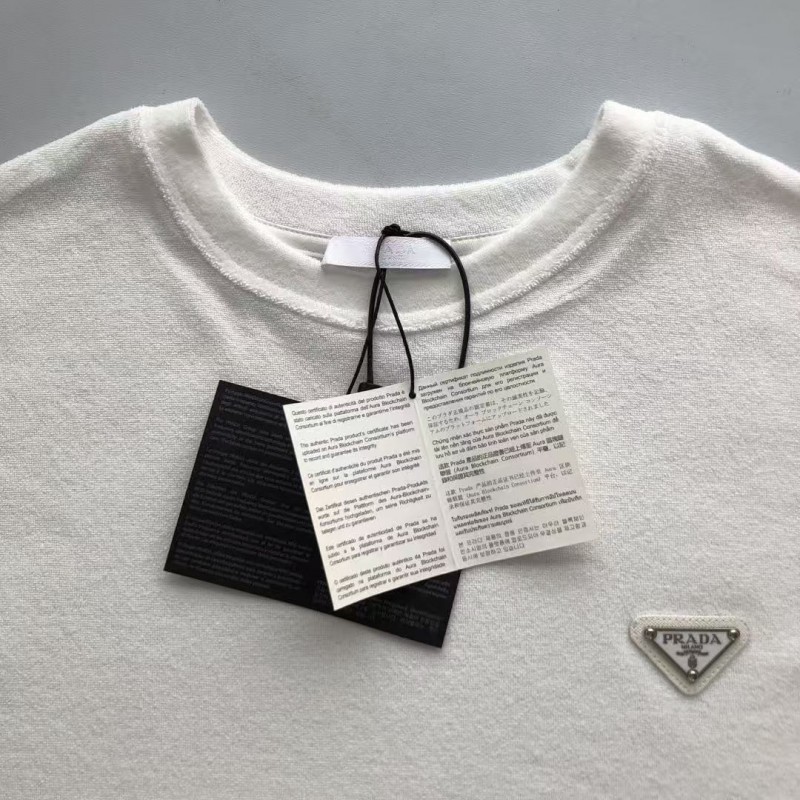 Pra*a 24 new triangle logo short sleeves