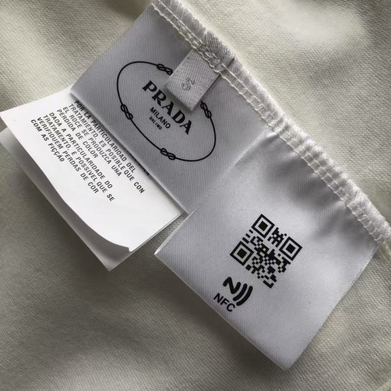 Pra*a 24 new triangle logo short sleeves