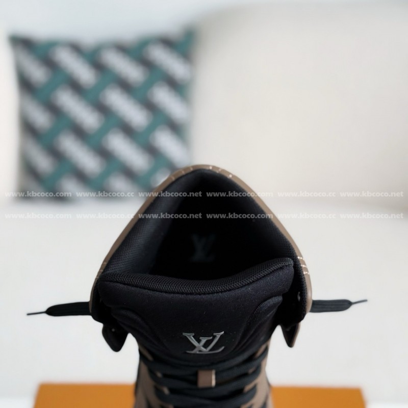 L0*is V*t0n Trainers High-Top Plimsolls