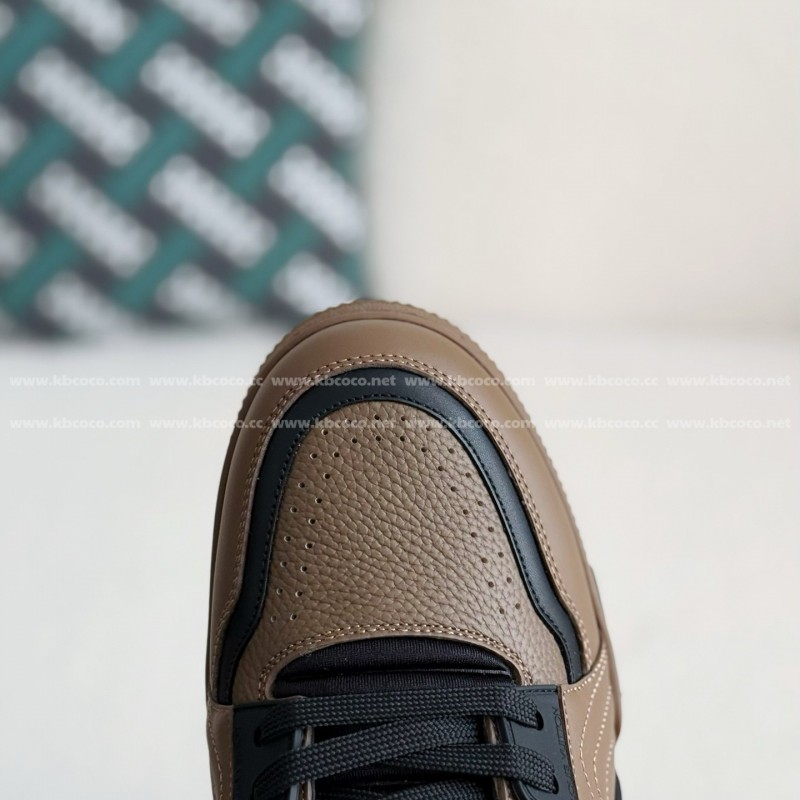 L0*is V*t0n Trainers High-Top Plimsolls