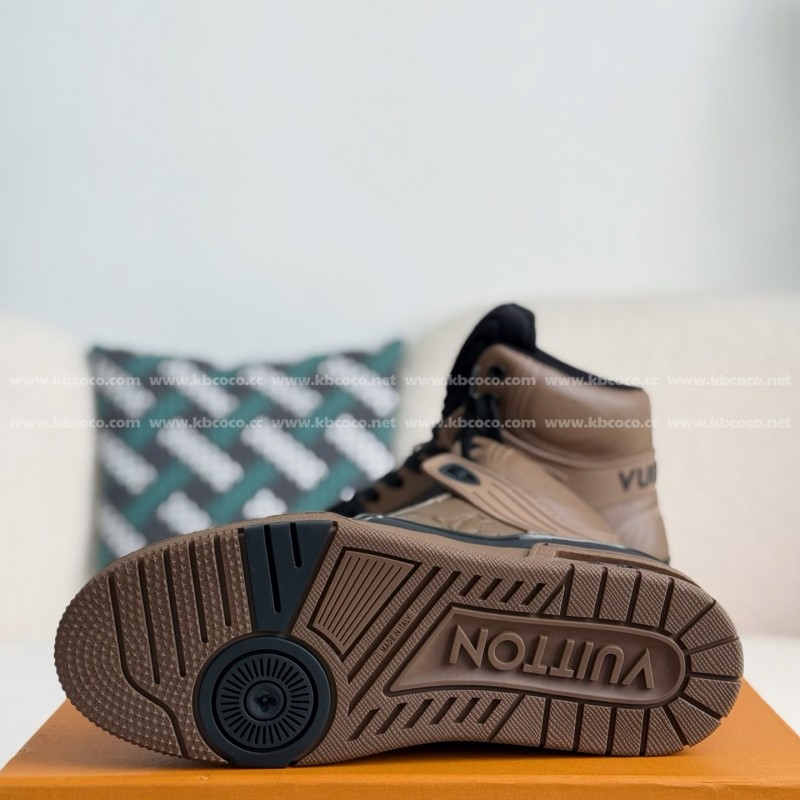 L0*is V*t0n Trainers High-Top Plimsolls