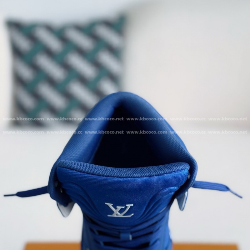 L0*is V*t0n Trainers High-Top Plimsolls