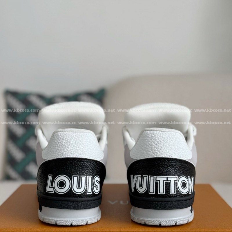 L0*is V*t0n TRAINER SNEAKERS