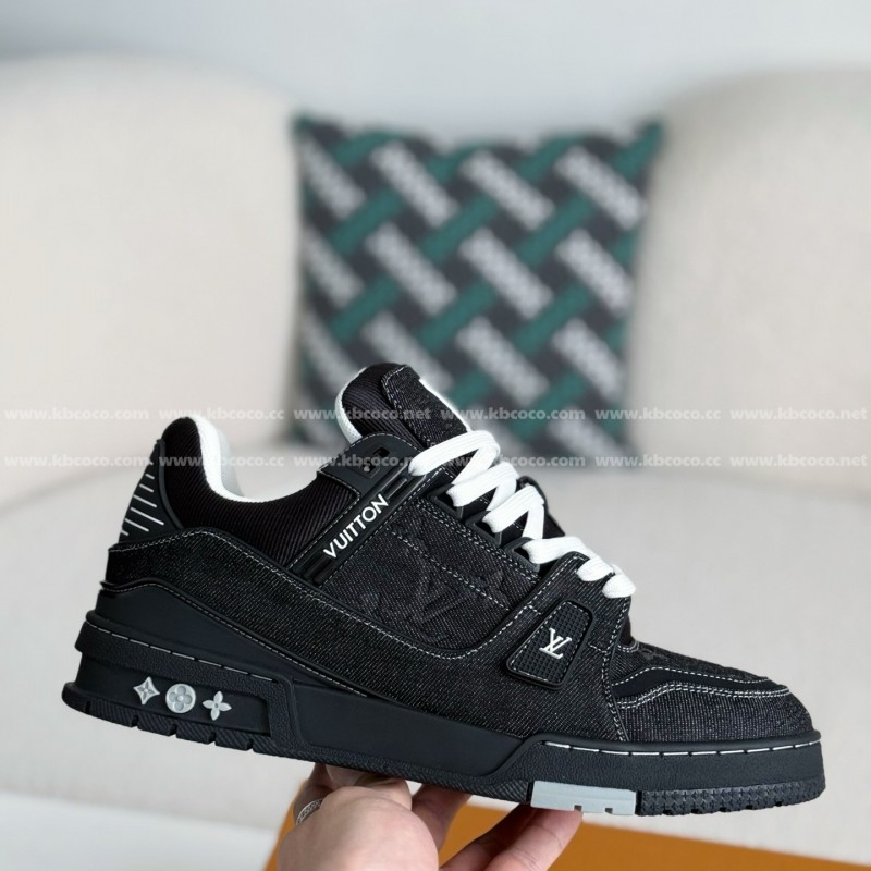 L0*is V*t0n TRAINER SNEAKERS