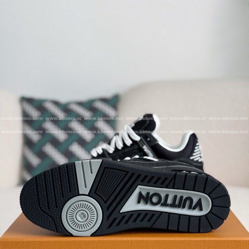 L0*is V*t0n TRAINER SNEAKERS