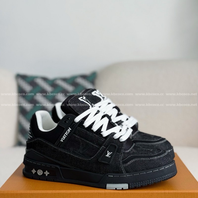 L0*is V*t0n TRAINER SNEAKERS