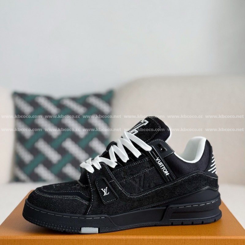 L0*is V*t0n TRAINER SNEAKERS