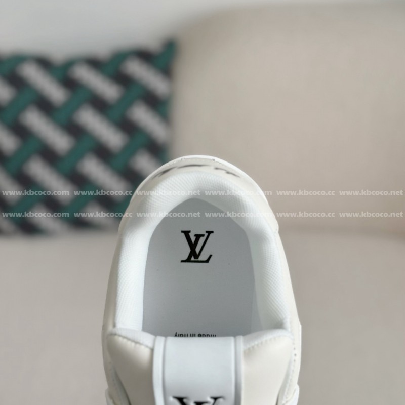L0*is V*t0n TRAINER SNEAKERS