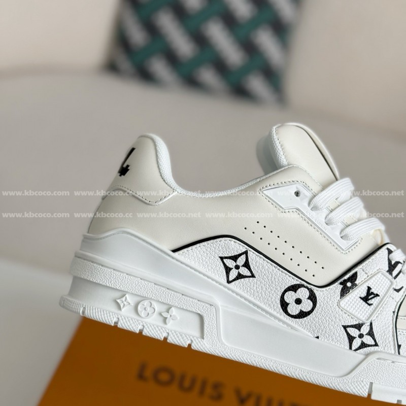 L0*is V*t0n TRAINER SNEAKERS