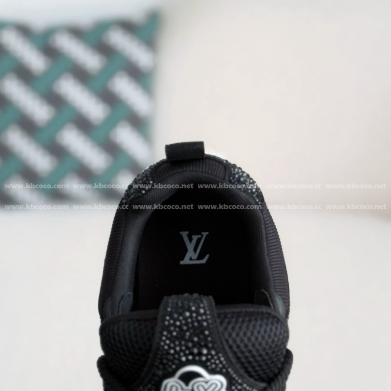 L0*is V*t0n RUNNER TATIC SNEAKERS