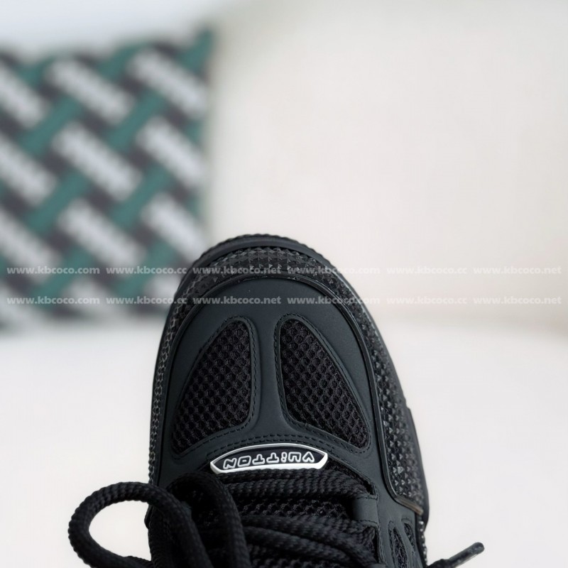 L0*is V*t0n RUNNER TATIC SNEAKERS